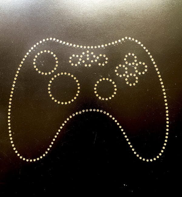 Gamer's Dream: Customizable Xbox Controller Rhinestone Transfer